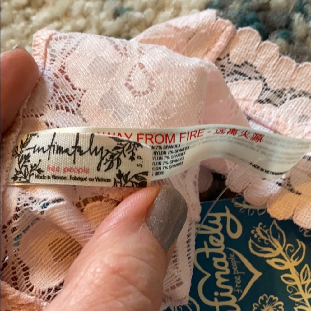 Free People Galloon Lace Racerback - Picture 4 of 7